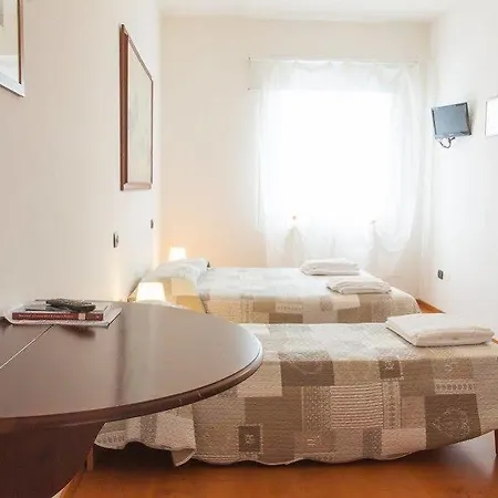 Πανσιόν Cavour 3*